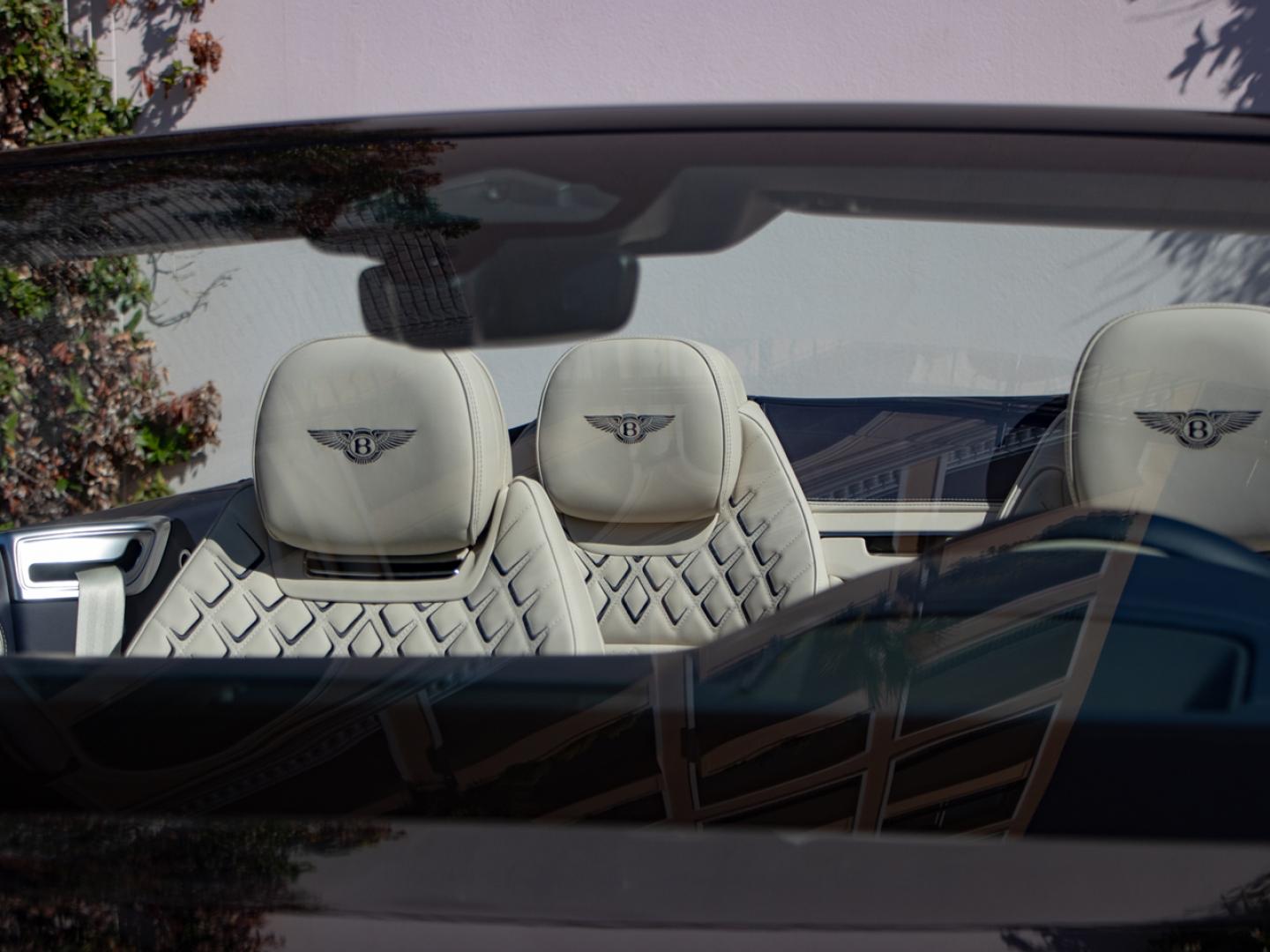 Image BENTLEY CONTINENTAL GTC Azure V8 4.0 Hybrid 680ch