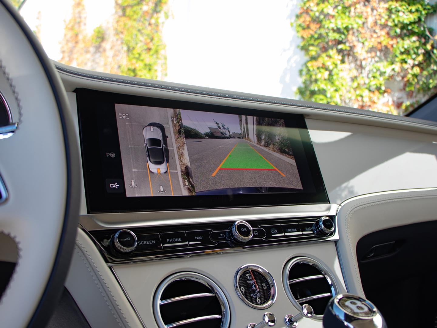 Image BENTLEY CONTINENTAL GTC Azure V8 4.0 Hybrid 680ch