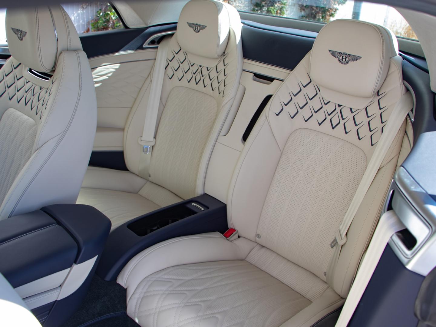 Image BENTLEY CONTINENTAL GTC Azure V8 4.0 Hybrid 680ch