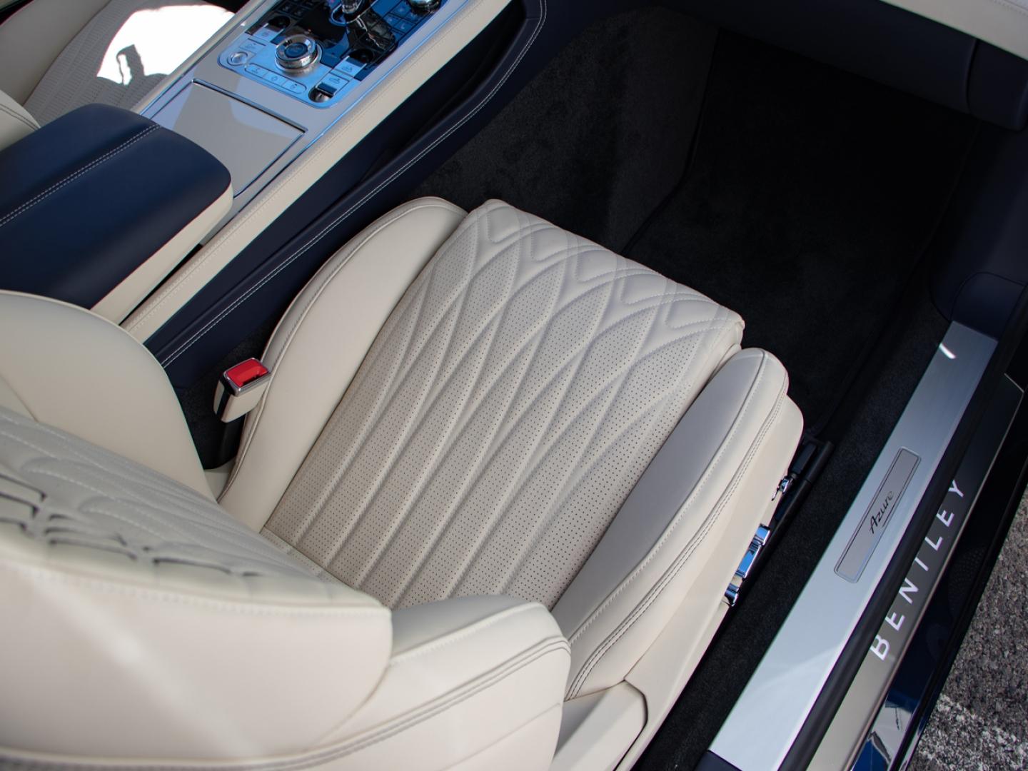 Image BENTLEY CONTINENTAL GTC Azure V8 4.0 Hybrid 680ch