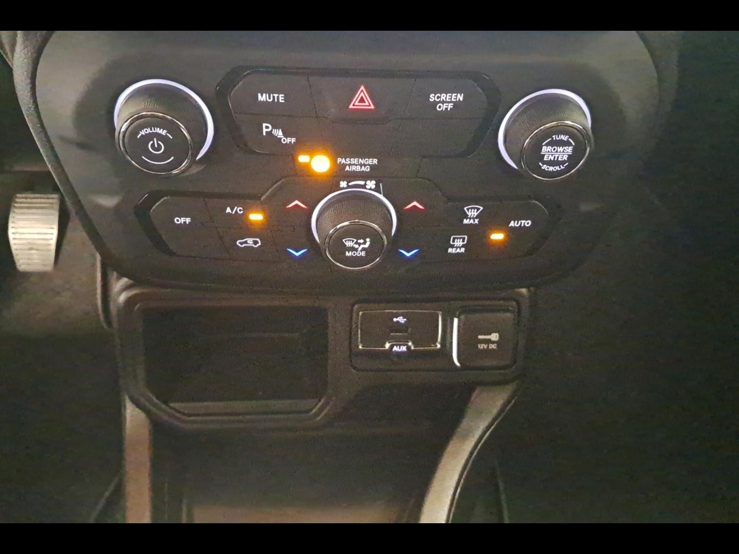 Image JEEP Renegade 1.4 MultiAir S&S 140ch Longitude Business