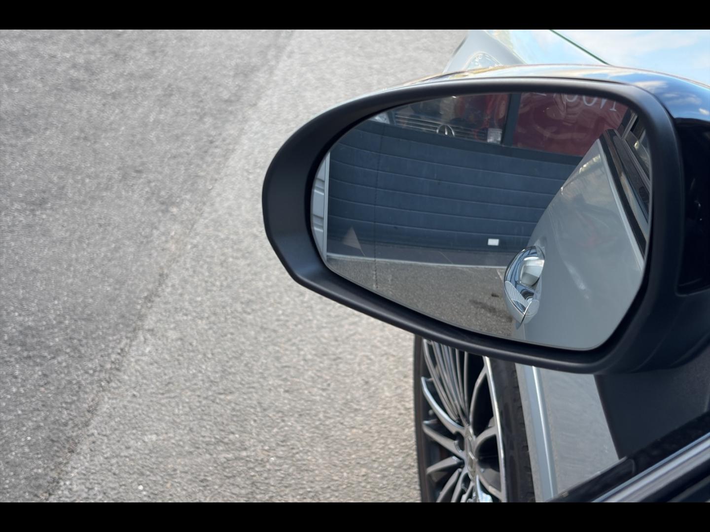Image MERCEDES-BENZ GLC Coupé 300 e Hybrid 204+136ch AMG Line 4Matic 9G-Tronic