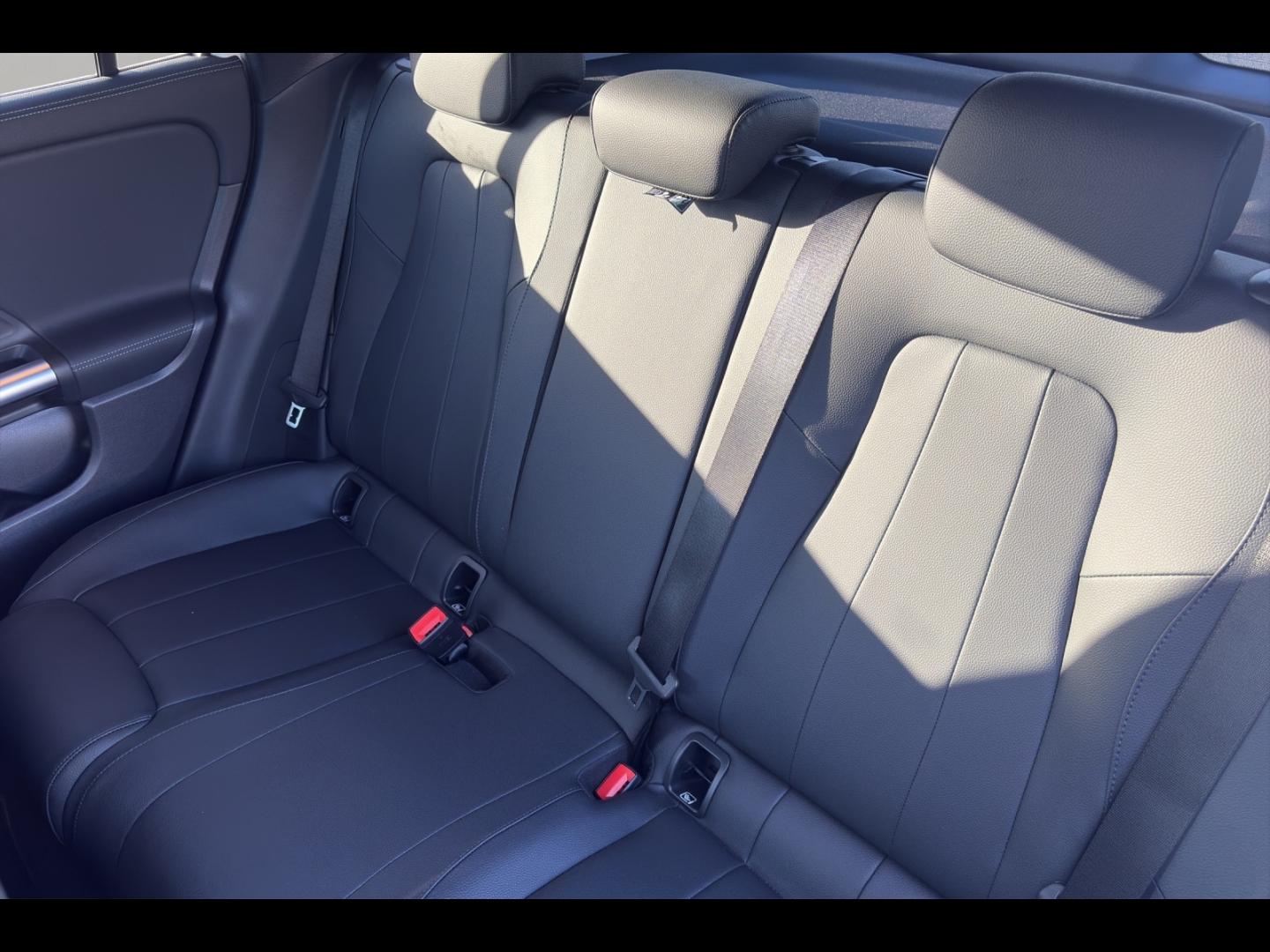 Image MERCEDES-BENZ GLA 180 136ch Progressive Line 7G-DCT