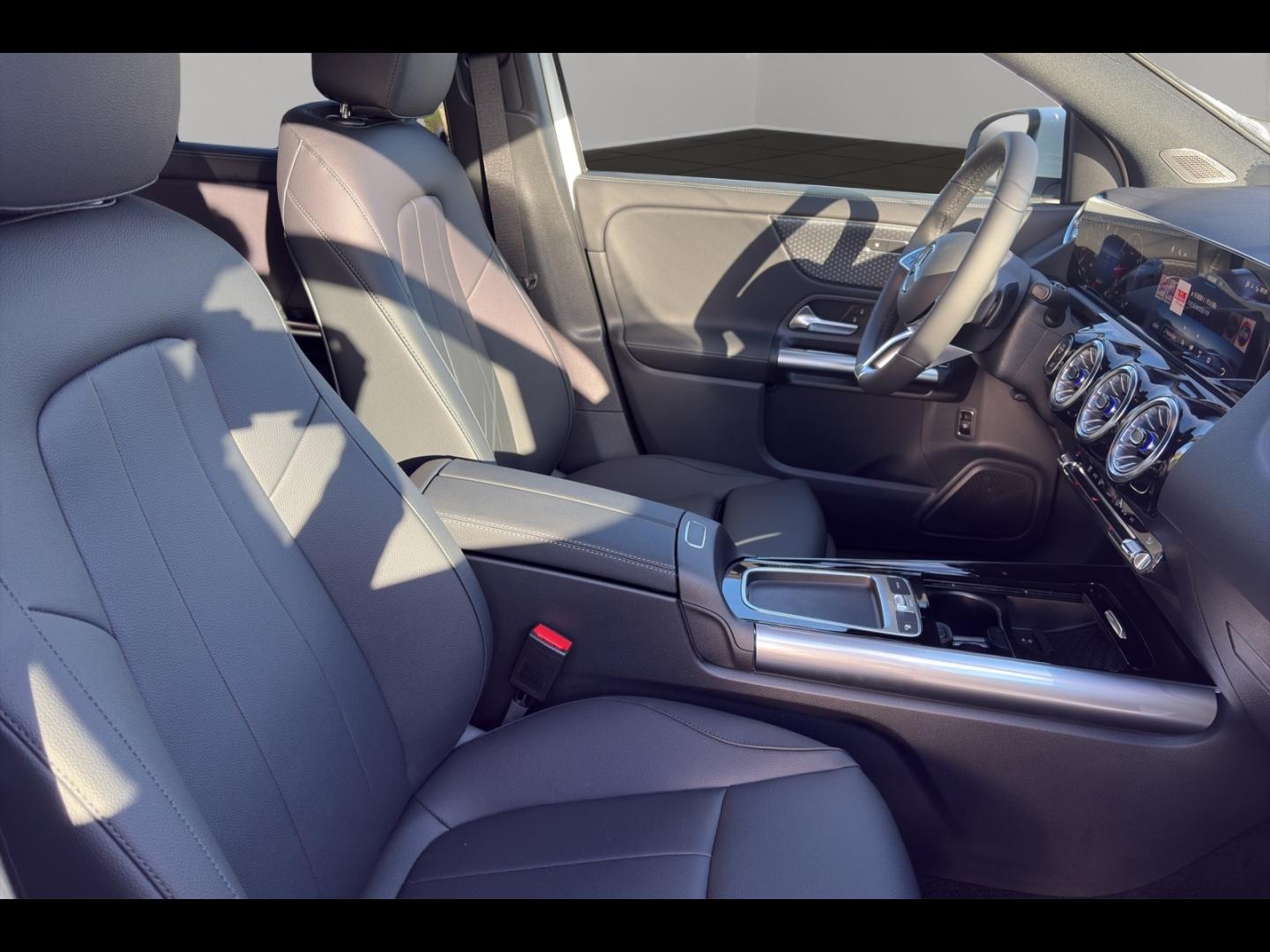 Image MERCEDES-BENZ GLA 180 136ch Progressive Line 7G-DCT