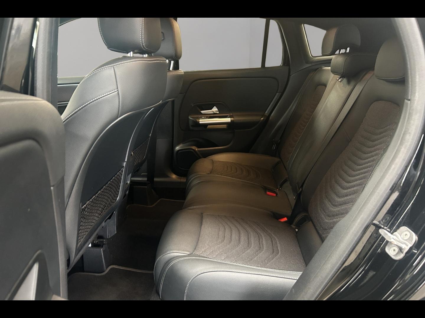 Image MERCEDES-BENZ GLA 200 163ch Business Line 7G-DCT