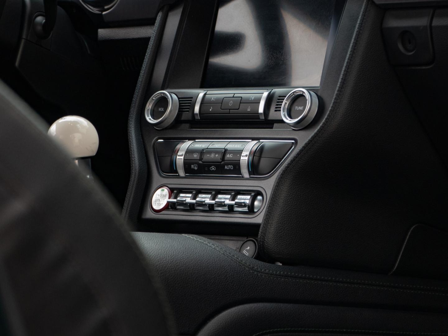 Image FORD Mustang Fastback 5.0 V8 460ch Bullitt