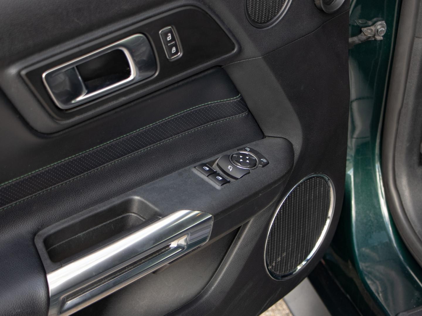 Image FORD Mustang Fastback 5.0 V8 460ch Bullitt