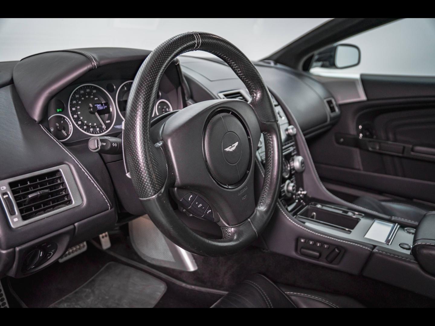 Image ASTON MARTIN DBS Coupé V12 5.9 Touchtronic2