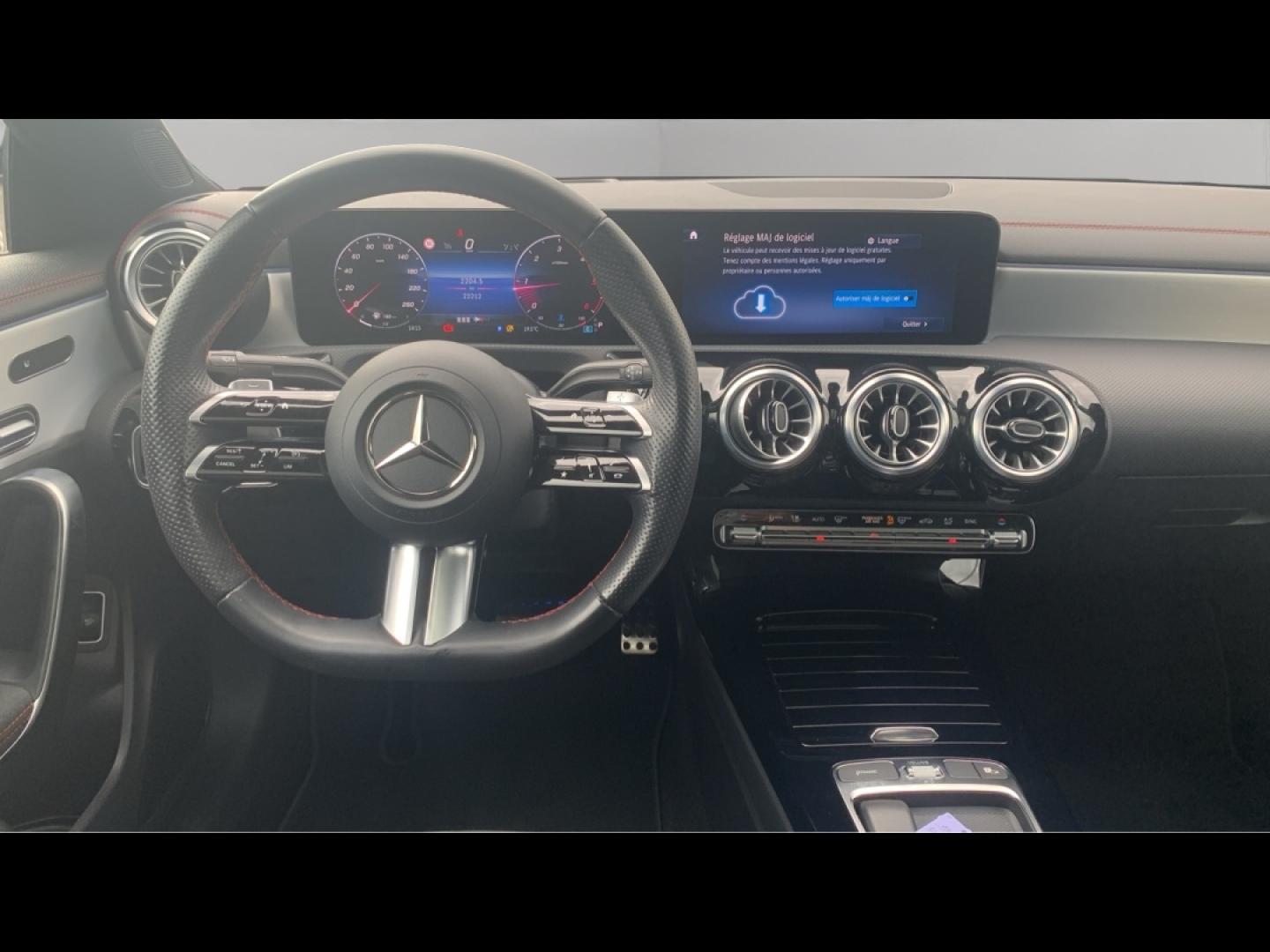 Image MERCEDES-BENZ CLA 200 d 150ch AMG Line 8G-DCT 8cv