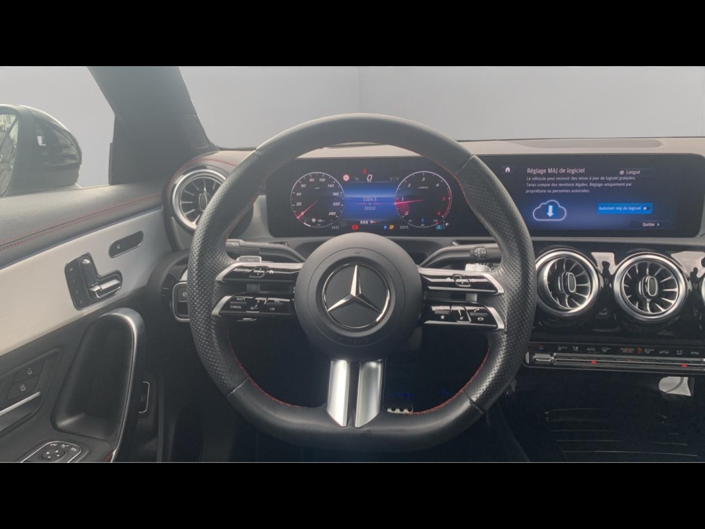 Image MERCEDES-BENZ CLA 200 d 150ch AMG Line 8G-DCT 8cv