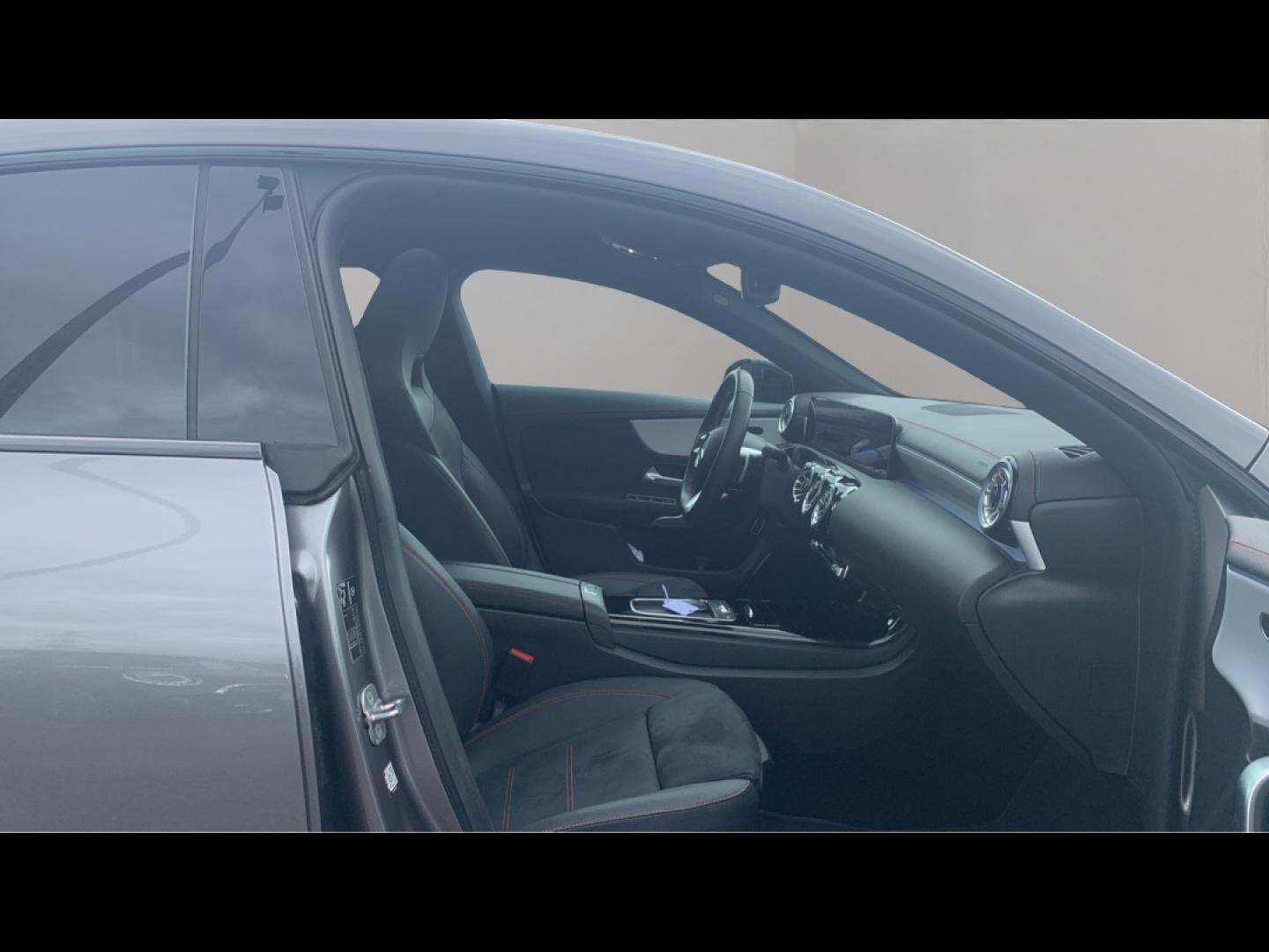 Image MERCEDES-BENZ CLA 200 d 150ch AMG Line 8G-DCT 8cv