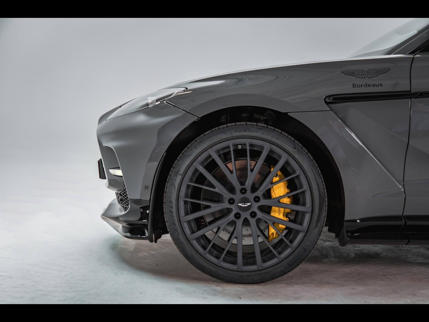 Image ASTON MARTIN Dbx 707 CV