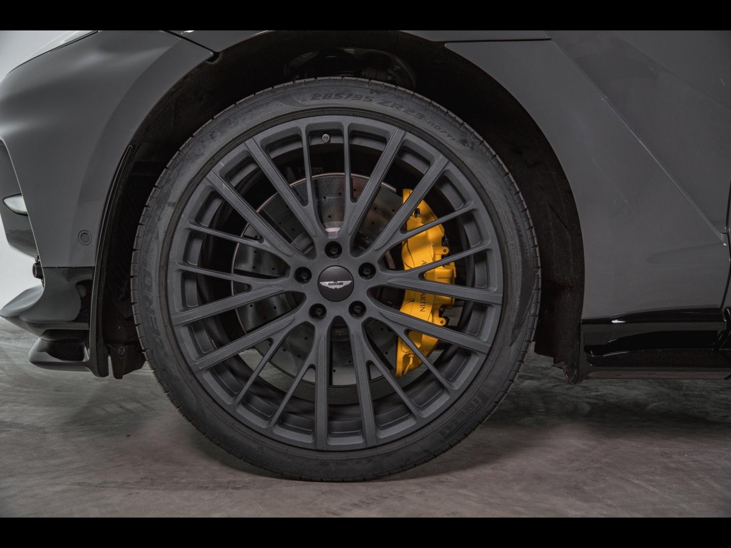 Image ASTON MARTIN Dbx 707 CV