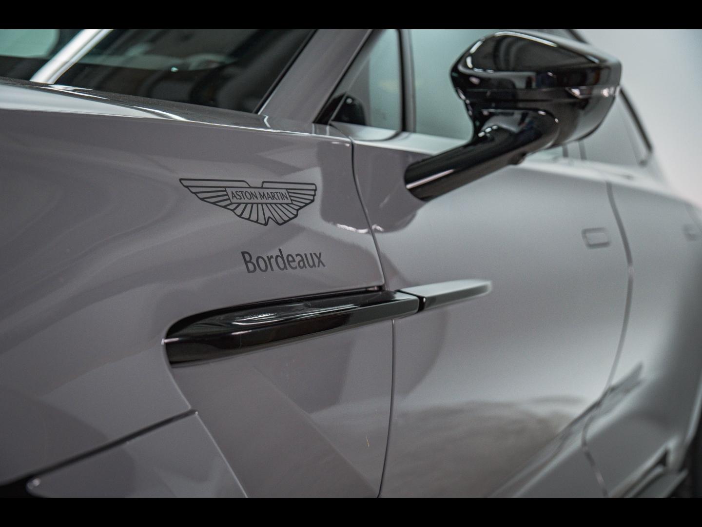 Image ASTON MARTIN Dbx 707 CV