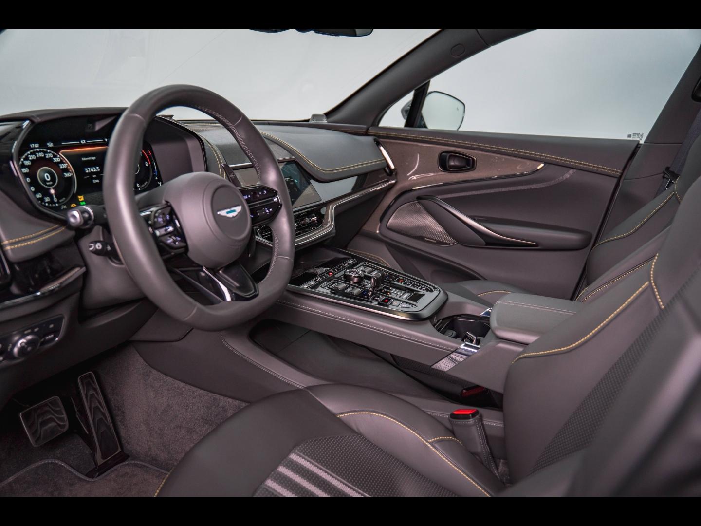 Image ASTON MARTIN Dbx 707 CV