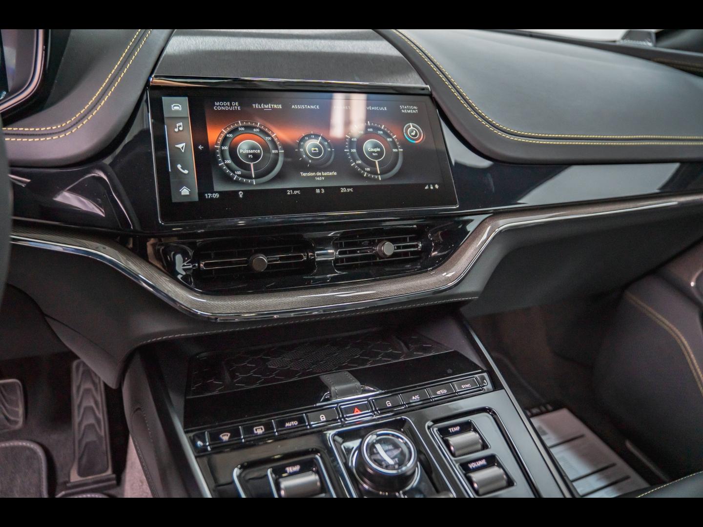 Image ASTON MARTIN Dbx 707 CV
