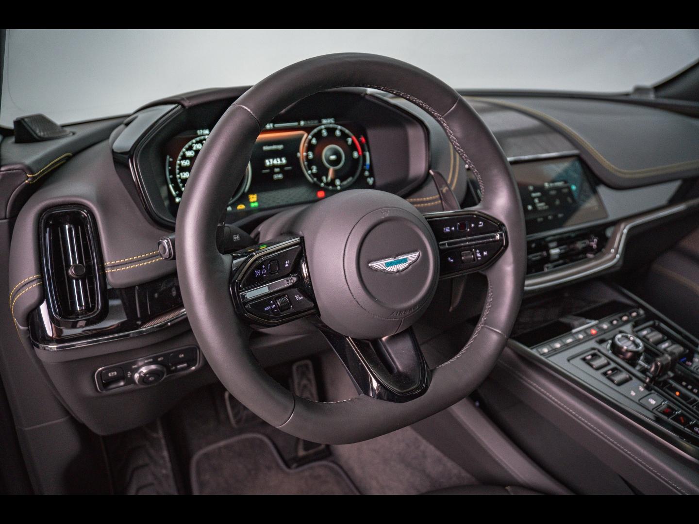 Image ASTON MARTIN Dbx 707 CV
