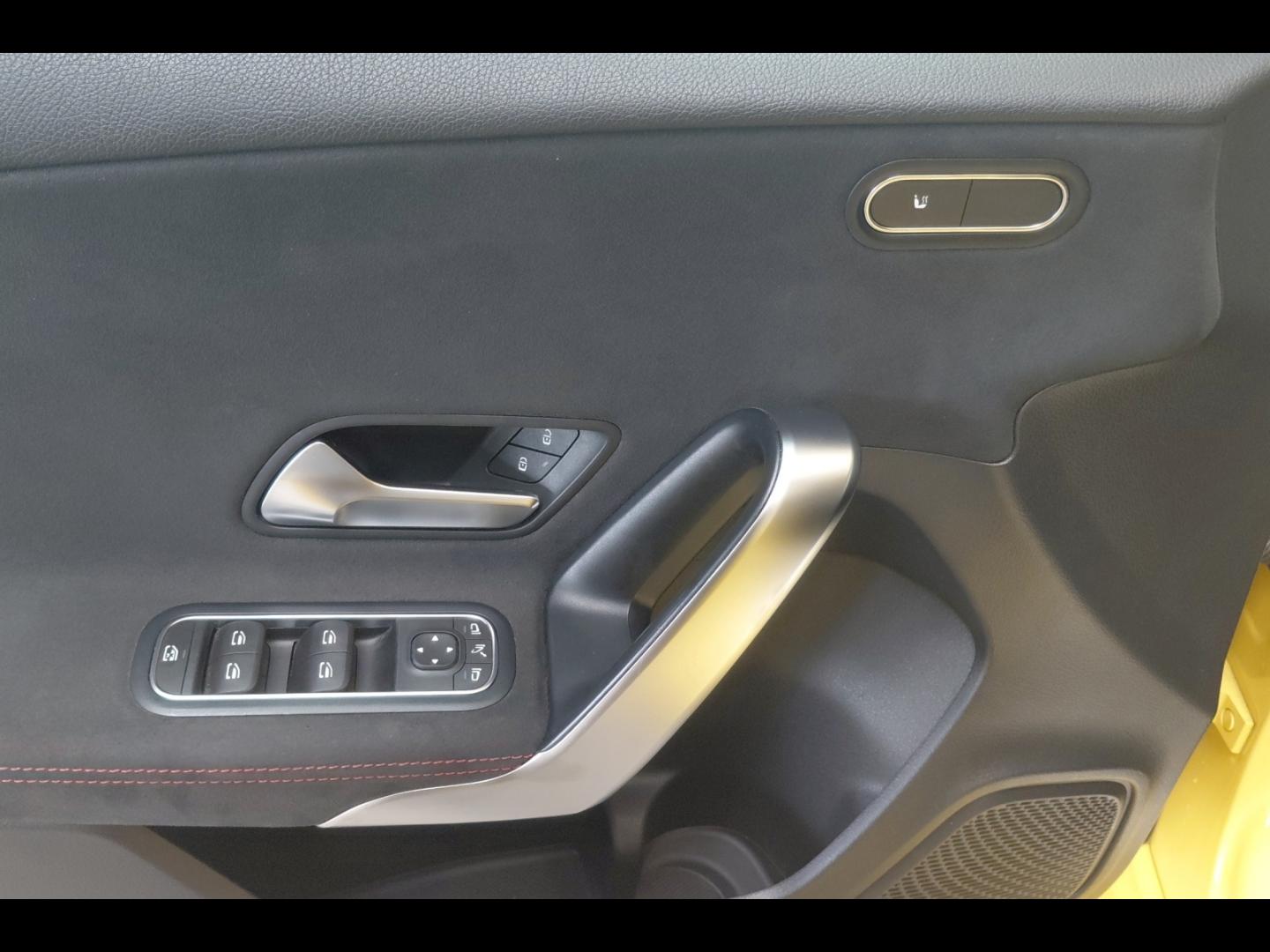 Image MERCEDES-BENZ Classe A 180 d 116ch AMG Line 8G-DCT