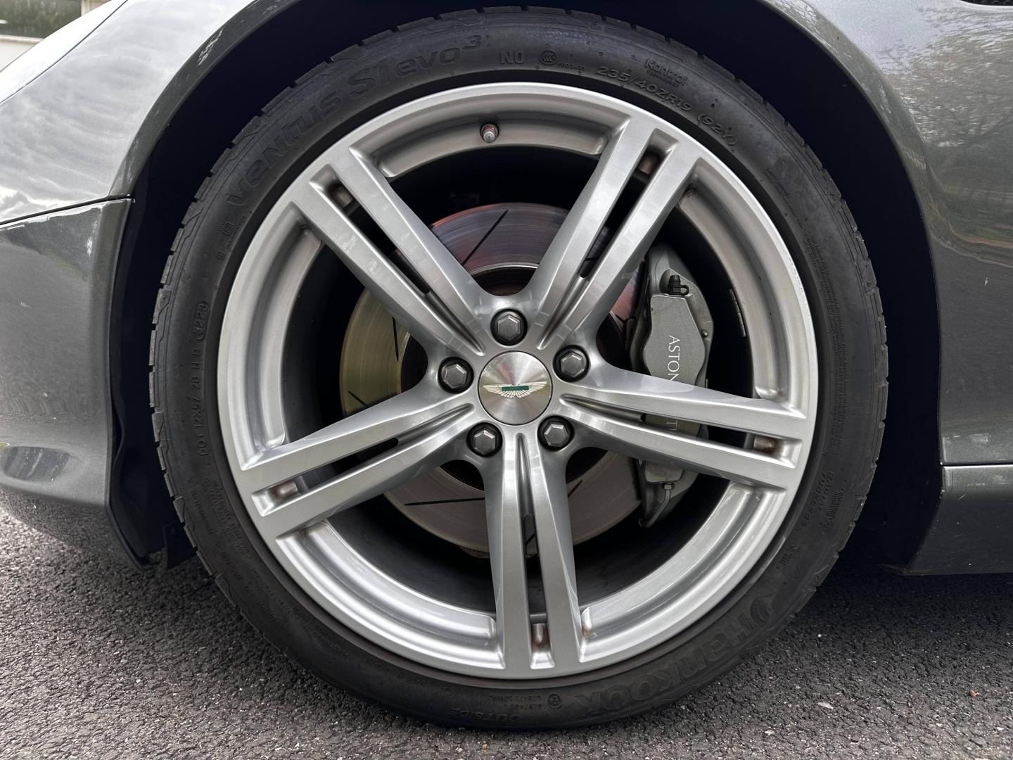 Image ASTON MARTIN DB9 Coupé V12 5.9L Touchtronic2