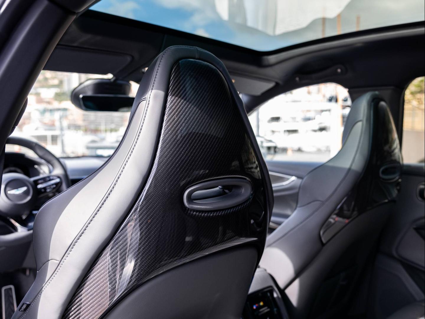 Image ASTON MARTIN DBX 4.0 V8 biturbo 707ch BVA9