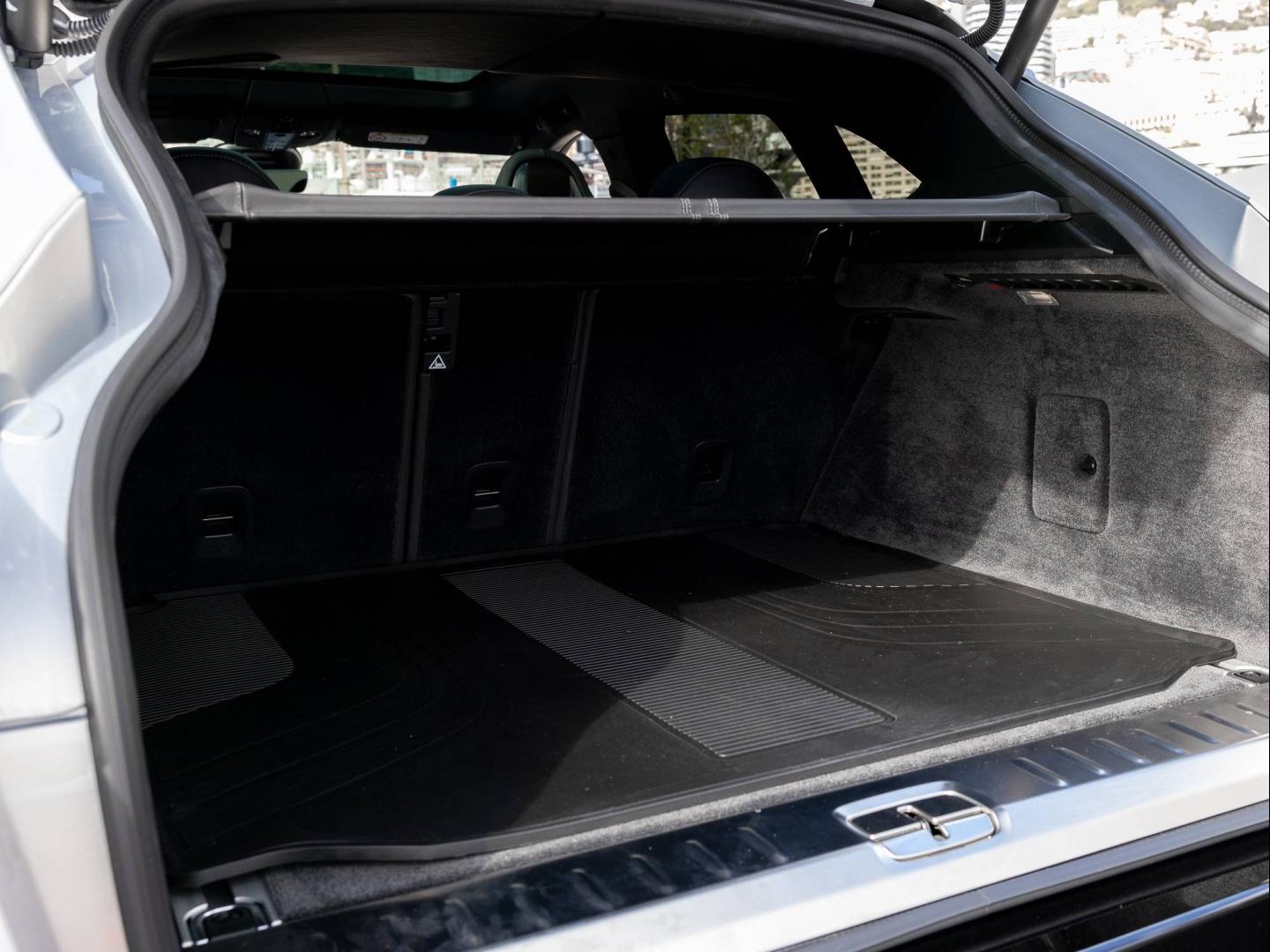 Image ASTON MARTIN DBX 4.0 V8 biturbo 707ch BVA9