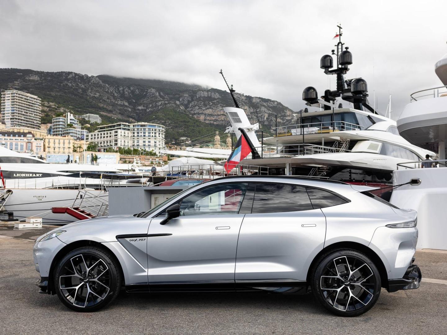 Image ASTON MARTIN DBX 4.0 V8 biturbo 707ch BVA9