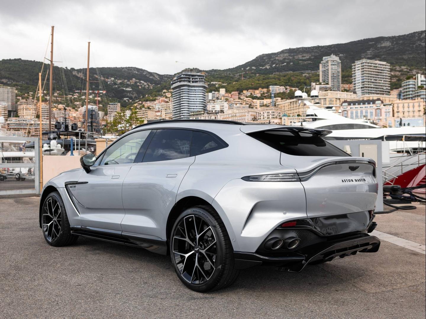 Image ASTON MARTIN DBX 4.0 V8 biturbo 707ch BVA9