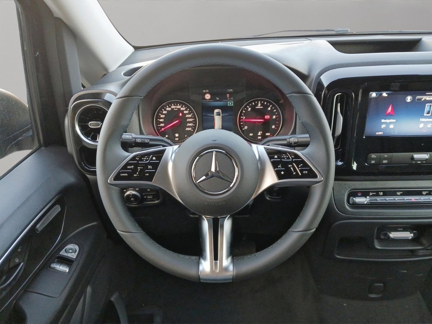 Image MERCEDES-BENZ Vito Tourer 116 CDI Long Select 9G-Tronic