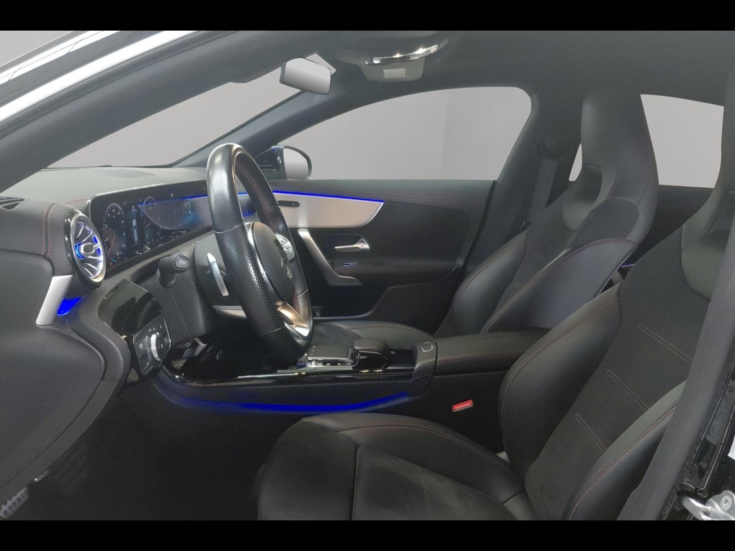 Image MERCEDES-BENZ CLA Shooting Brake 220 d 190ch AMG Line 8G-DCT