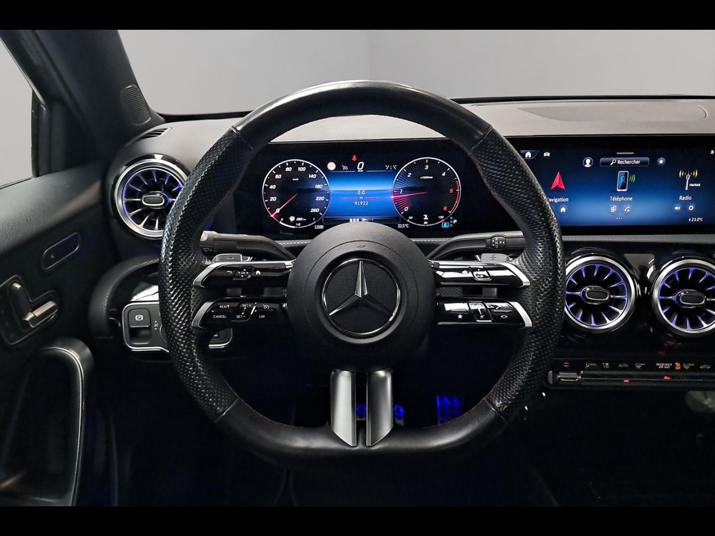 Image MERCEDES-BENZ Classe A Berline 180 d 116ch AMG Line 8G-DCT
