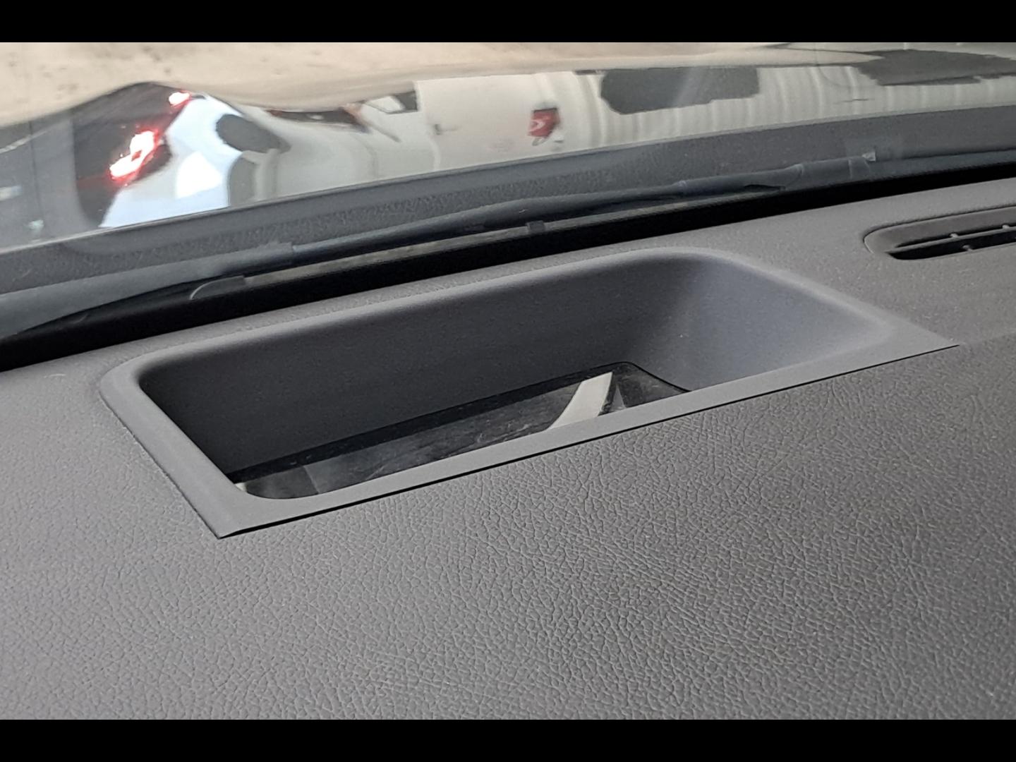 Image MERCEDES-BENZ Classe A Berline 180 d 116ch AMG Line 8G-DCT