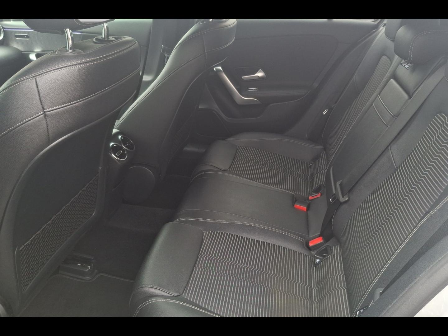 Image MERCEDES-BENZ Classe A 180 d 116ch Progressive Line 7G-DCT