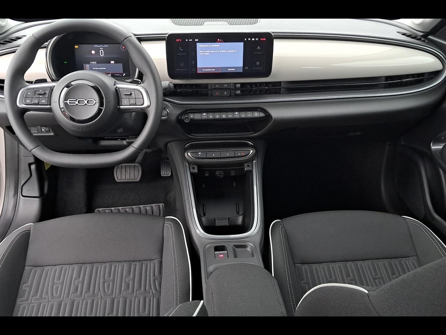 Image FIAT 600 1.2 Hybrid Turbo 145ch Pop eDCT6 Step 2