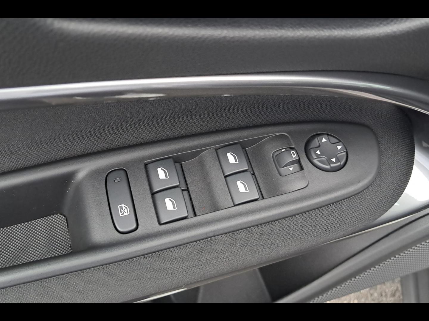 Image FIAT 600 1.2 Hybrid Turbo 145ch Pop eDCT6 Step 2
