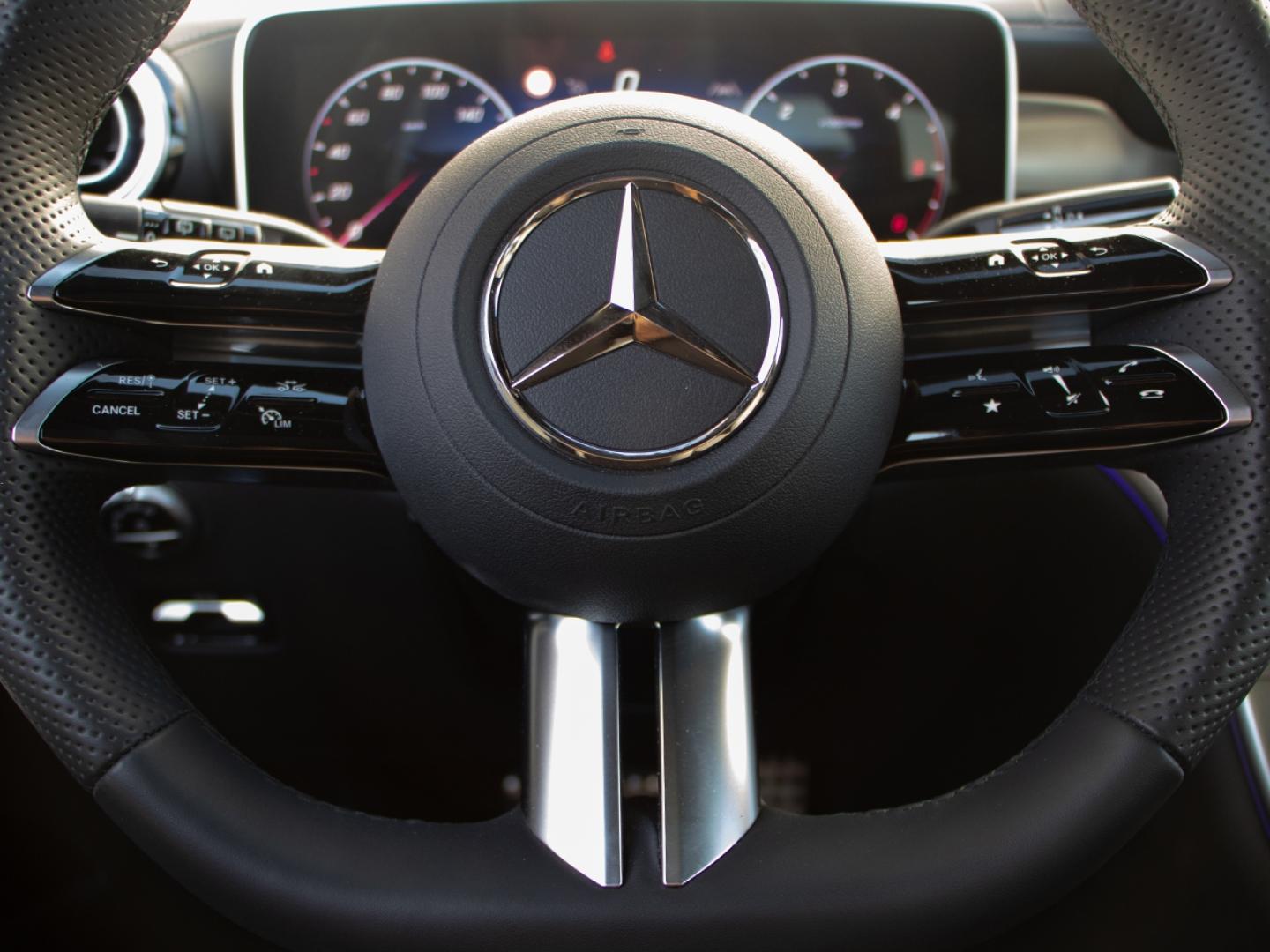 Image MERCEDES-BENZ GLC 220 d 197ch AMG Line 4Matic 9G-Tronic