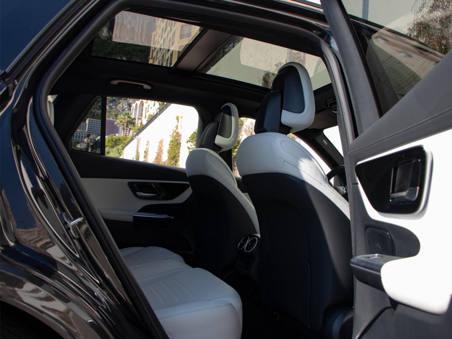 Image MERCEDES-BENZ GLC 220 d 197ch AMG Line 4Matic 9G-Tronic