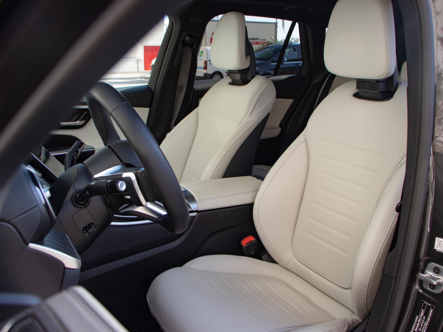 Image MERCEDES-BENZ GLC 220 d 197ch AMG Line 4Matic 9G-Tronic