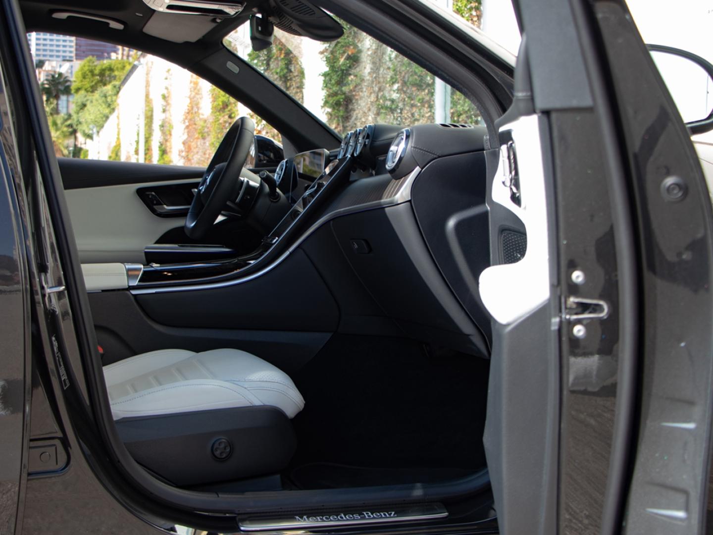 Image MERCEDES-BENZ GLC 220 d 197ch AMG Line 4Matic 9G-Tronic