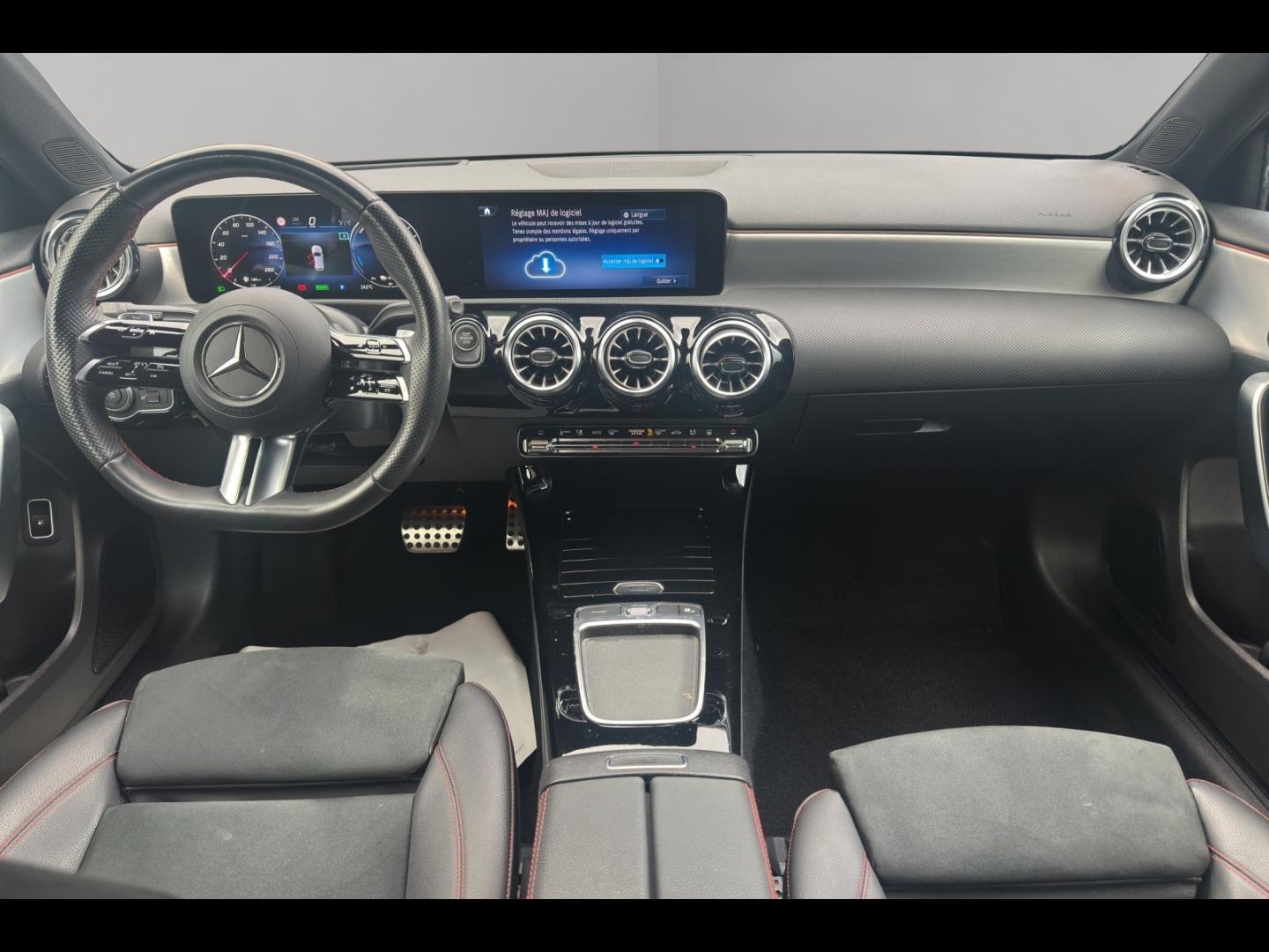 Image MERCEDES-BENZ Classe A 250 e 163+109ch AMG Line 8G-DCT