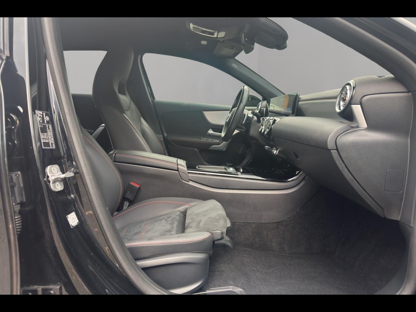 Image MERCEDES-BENZ Classe A 250 e 163+109ch AMG Line 8G-DCT