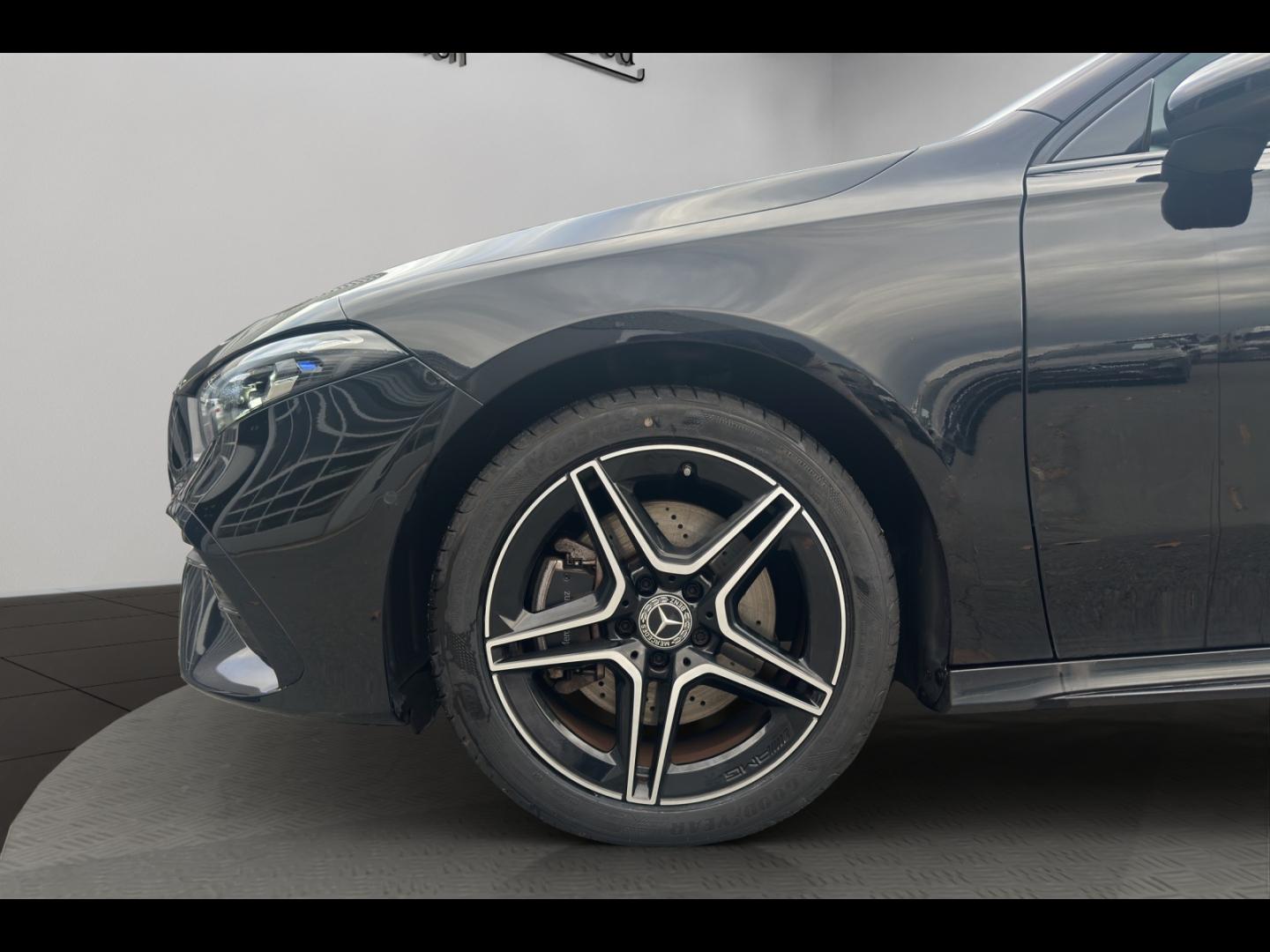 Image MERCEDES-BENZ Classe A 250 e 163+109ch AMG Line 8G-DCT