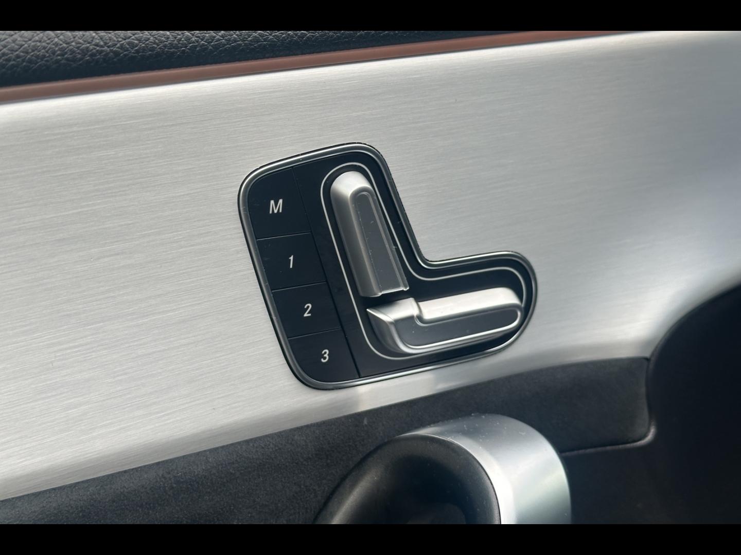 Image MERCEDES-BENZ Classe A 250 e 163+109ch AMG Line 8G-DCT