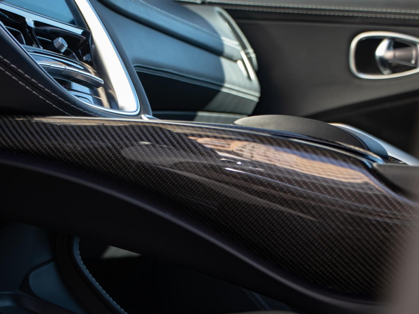 Image ASTON MARTIN DBX 4.0 V8 biturbo 707ch BVA9