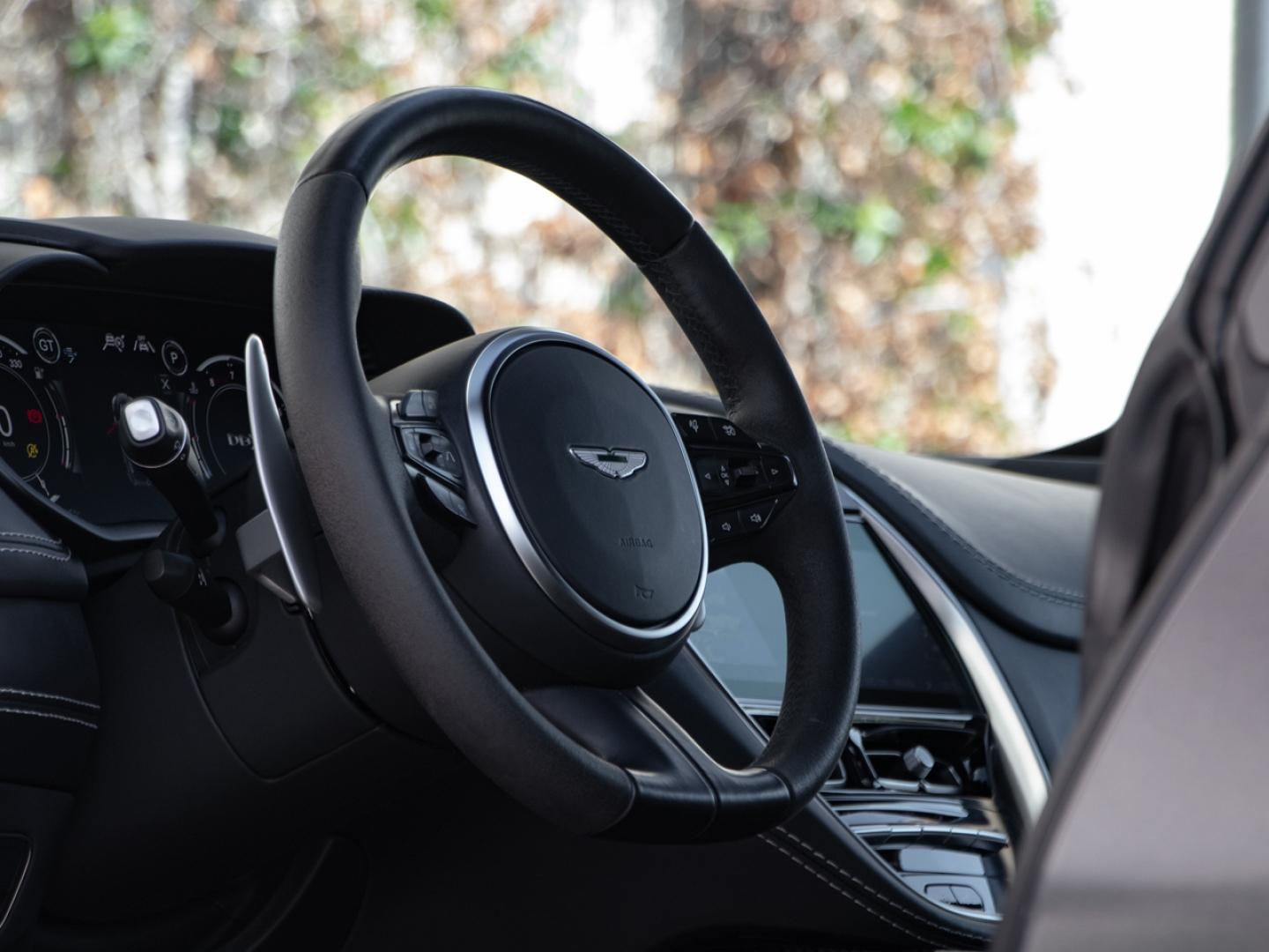 Image ASTON MARTIN DBX 4.0 V8 biturbo 707ch BVA9