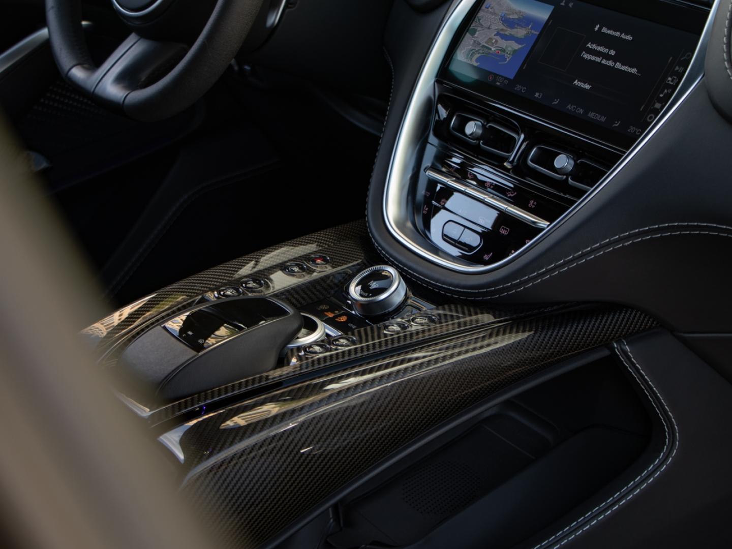 Image ASTON MARTIN DBX 4.0 V8 biturbo 707ch BVA9