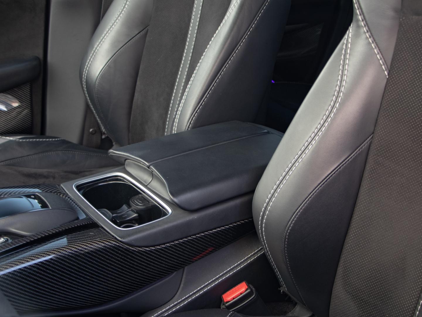 Image ASTON MARTIN DBX 4.0 V8 biturbo 707ch BVA9