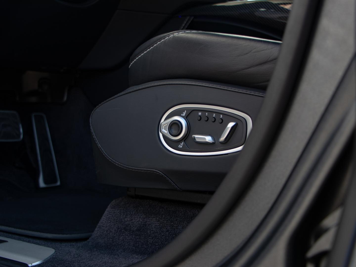 Image ASTON MARTIN DBX 4.0 V8 biturbo 707ch BVA9