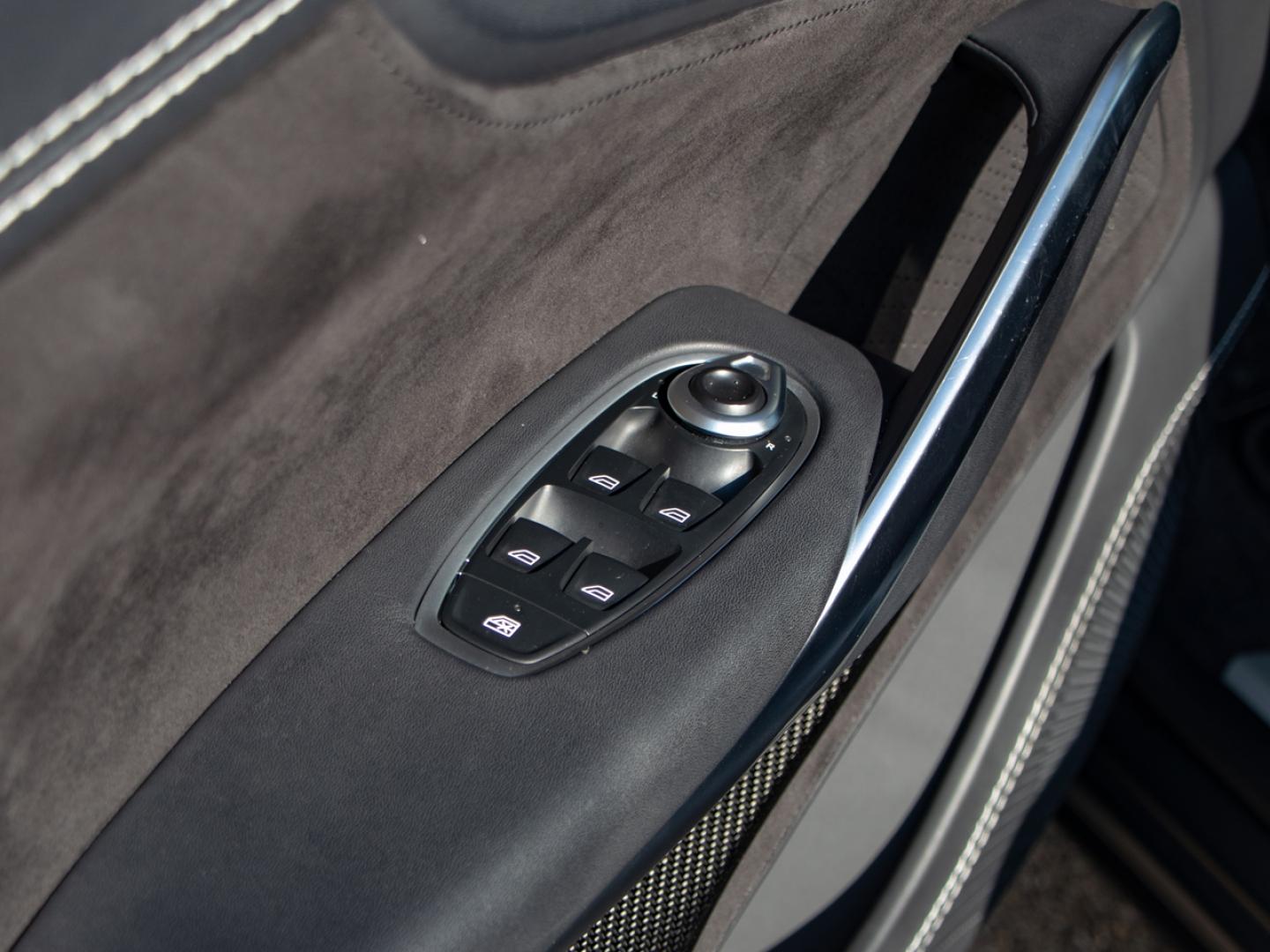 Image ASTON MARTIN DBX 4.0 V8 biturbo 707ch BVA9