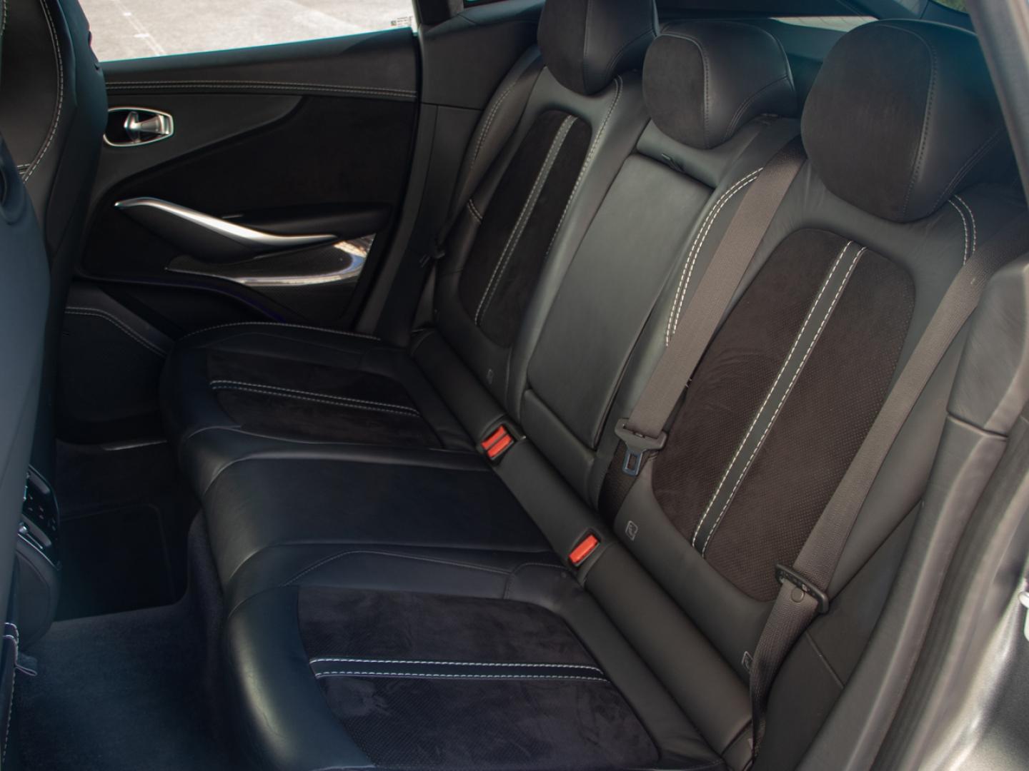 Image ASTON MARTIN DBX 4.0 V8 biturbo 707ch BVA9