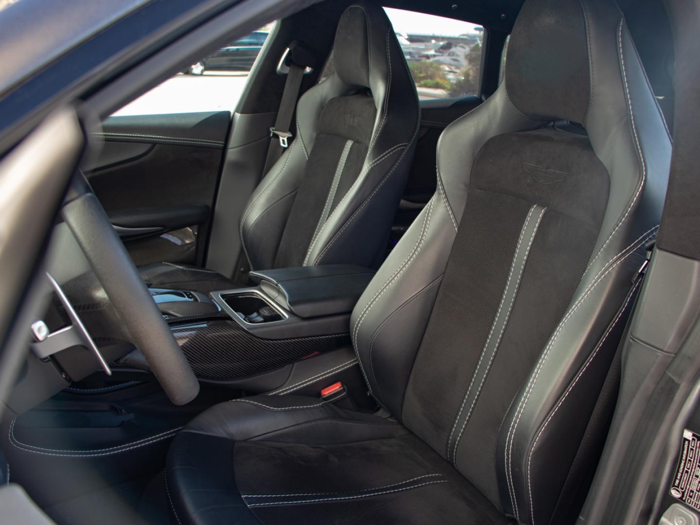 Image ASTON MARTIN DBX 4.0 V8 biturbo 707ch BVA9